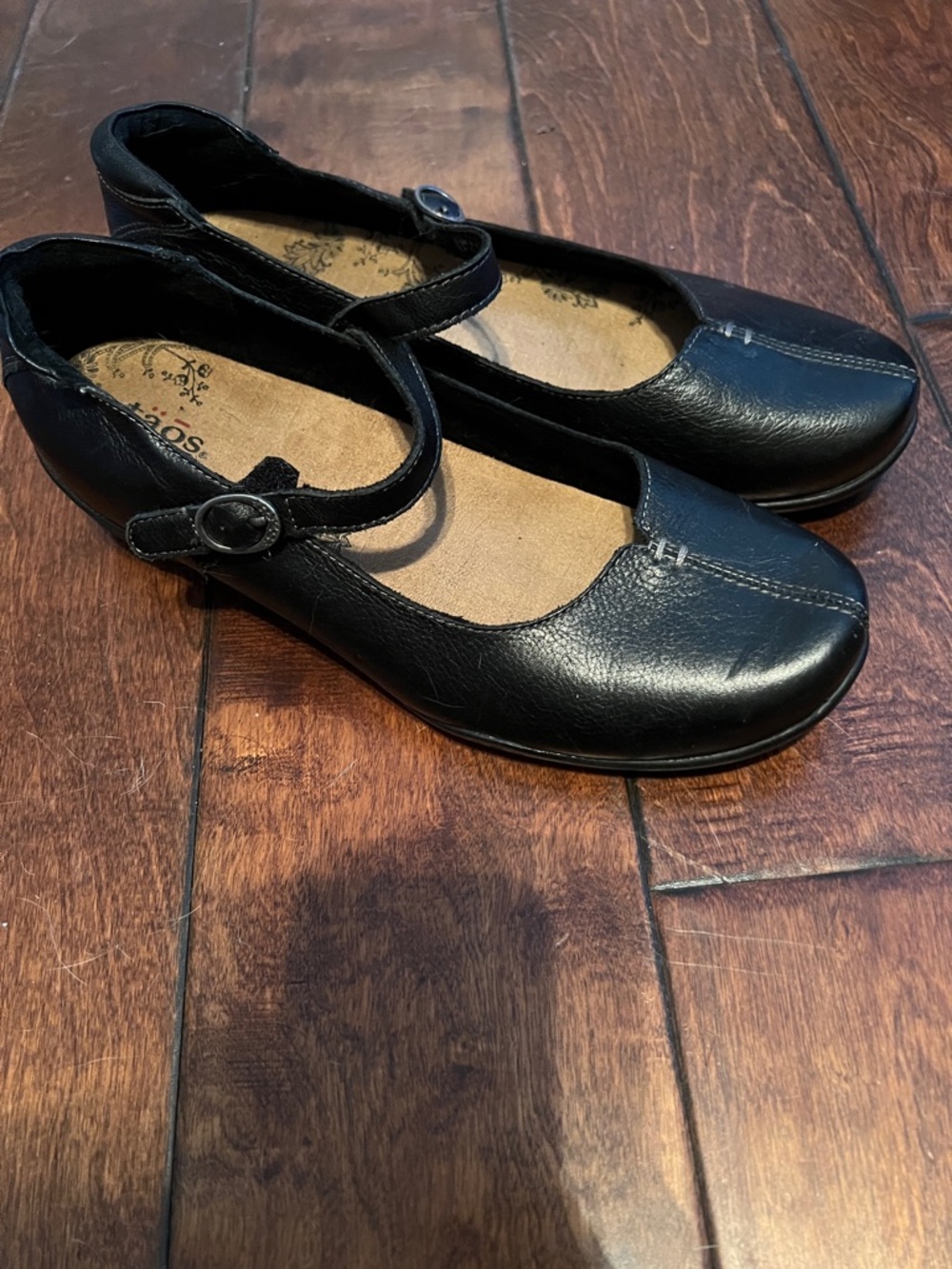 Taos new 9 US 40 EU Black Leather Mary Jane Flats with Strap